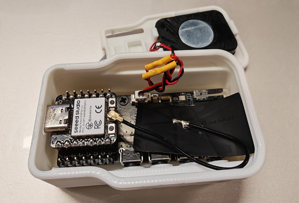 An open XIAO MIDI Synthesizer module
